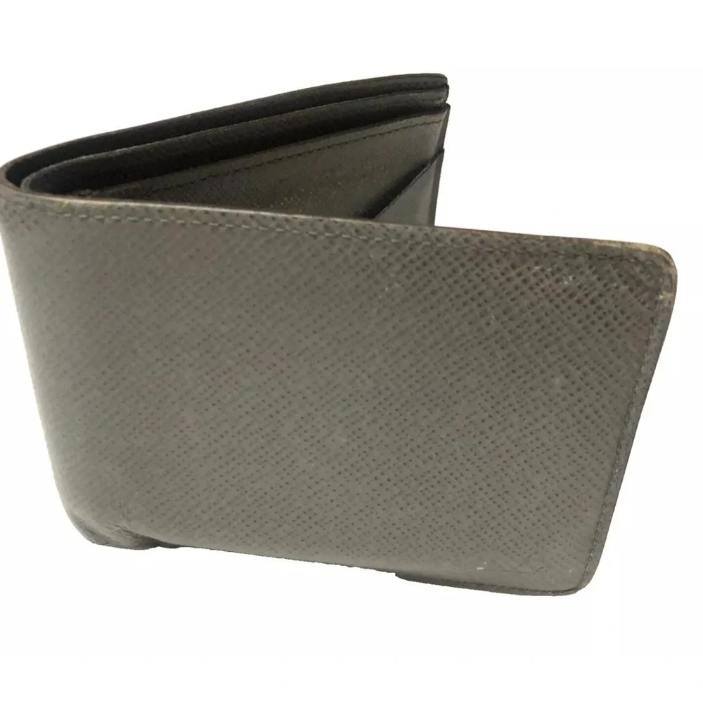 Louis Vuitton Taiga Leather Bifold Gray Men’s Wallet Made In France